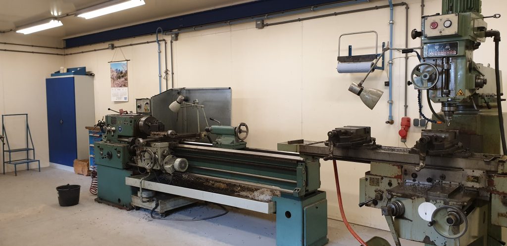 van-der-maar-landbouwmechanisatie-werkplaats02-hornhuizen.jpg